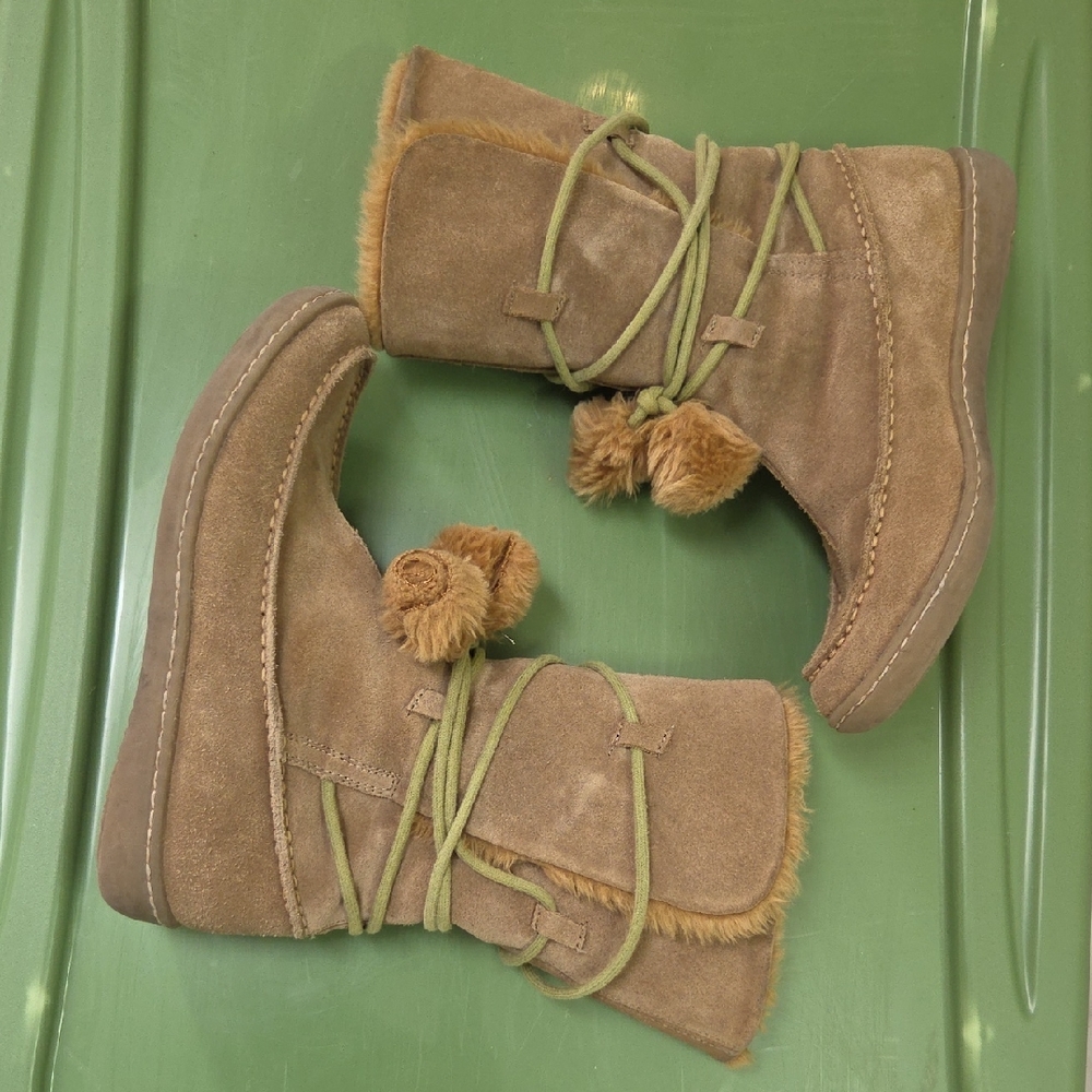 Steve Madden Tan/Faux Fur Lined Boots